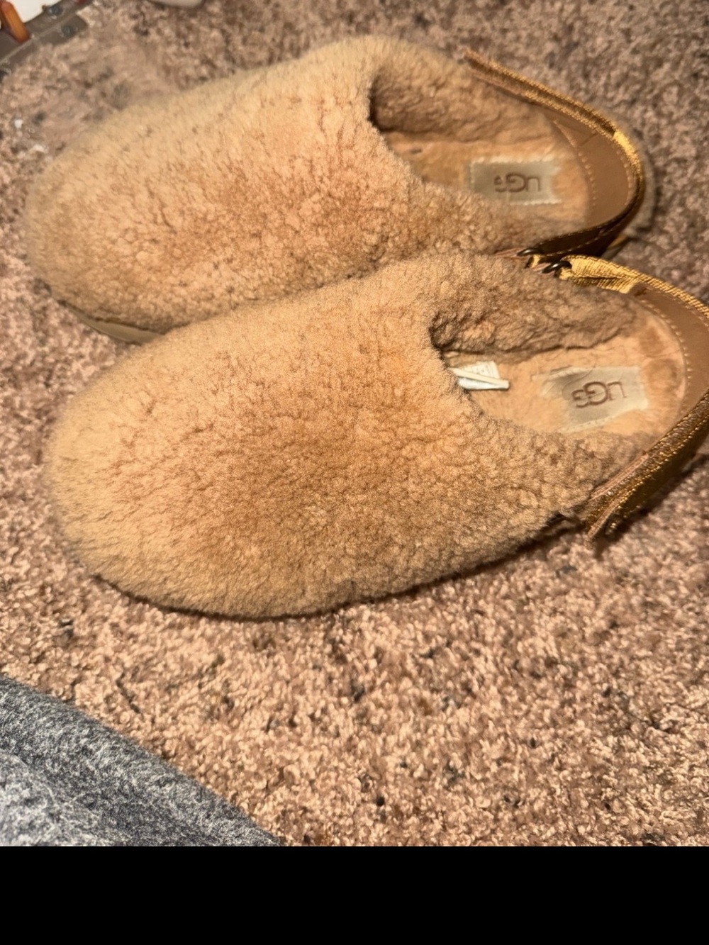 Women’s Ugg slippers